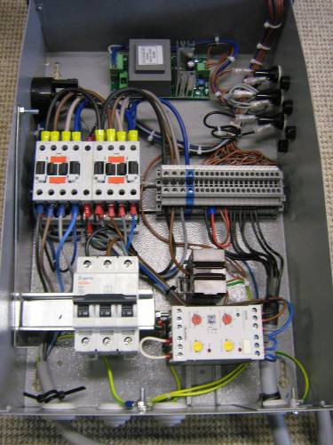 Kontrolní 3-fázový modul pro ATS